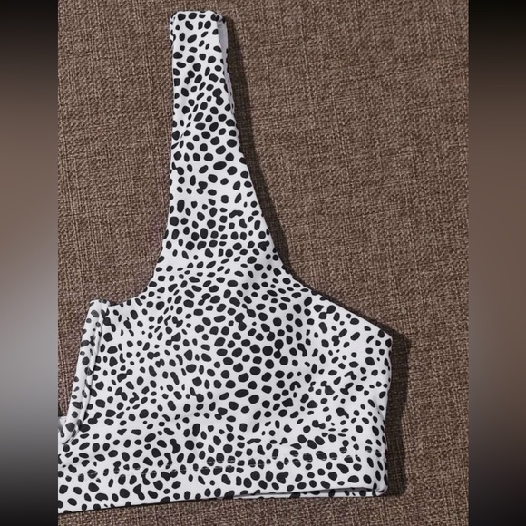 Women’s Bikini - Picture 5 of 7